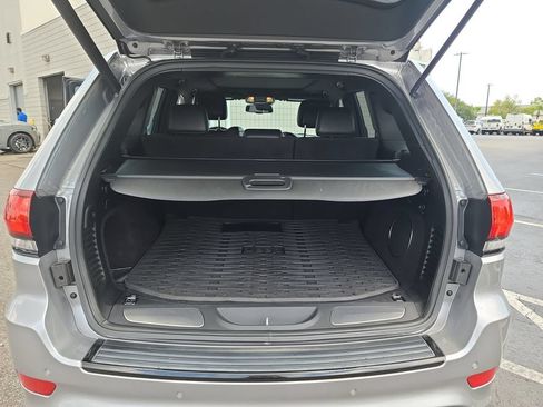 Used 2015 Jeep Grand Cherokee SRT w/ Trailer Tow Group IV AWD/4WD image 25