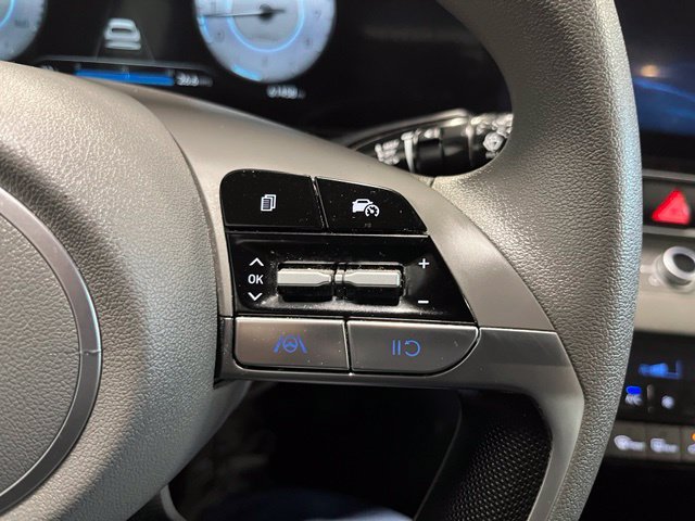 Used 2024 Hyundai Elantra SEL FWD image 23
