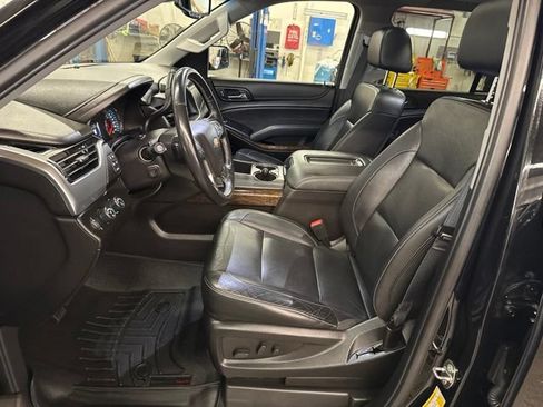 Used 2019 Chevrolet Tahoe LT w/ Luxury Package AWD/4WD image 12