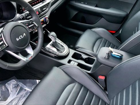 Used 2023 Kia Forte GT-Line w/ GT-Line Premium Package image 16