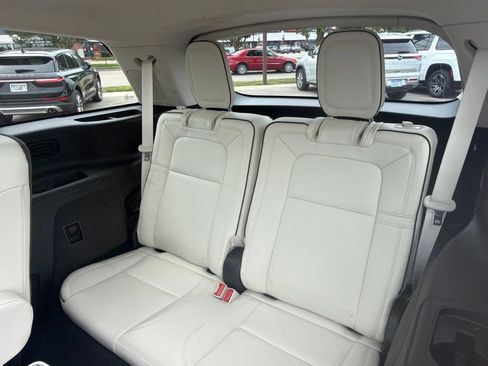 Used 2023 Lincoln Aviator Black Label w/ Class IV Trailer Tow Package AWD/4WD image 11