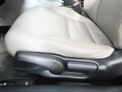 Used 2013 Honda Civic EX-L image 21
