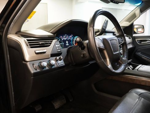 Used 2018 GMC Yukon Denali w/ Denali Ultimate Package image 8
