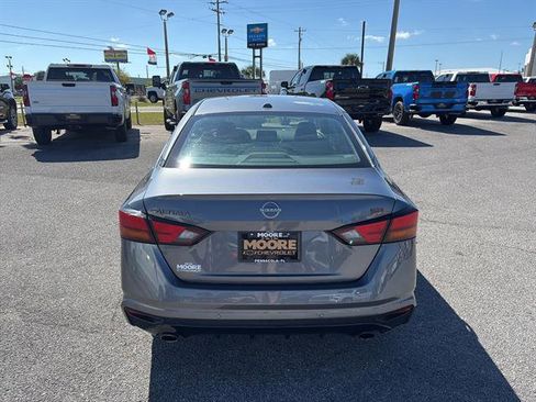 Used 2024 Nissan Altima 2.5 SR FWD image 6