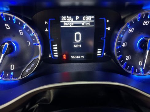 Used 2023 Chrysler Voyager LX image 13