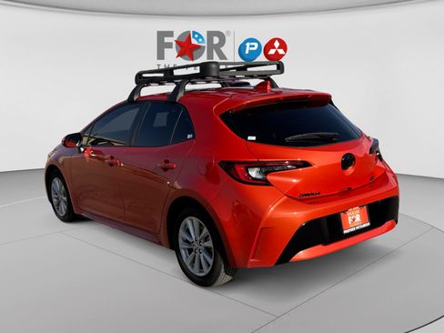 Used 2025 Toyota Corolla SE w/ SE Package FWD image 3