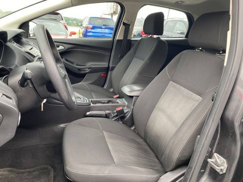 Used 2015 Ford Focus SE w/ Reverse Sensing Package FWD image 12