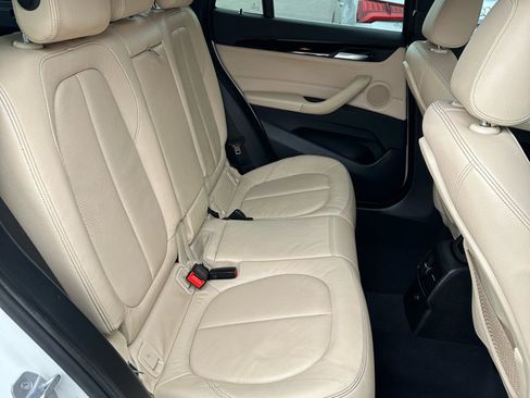 Used 2018 BMW X1 xDrive28i image 9