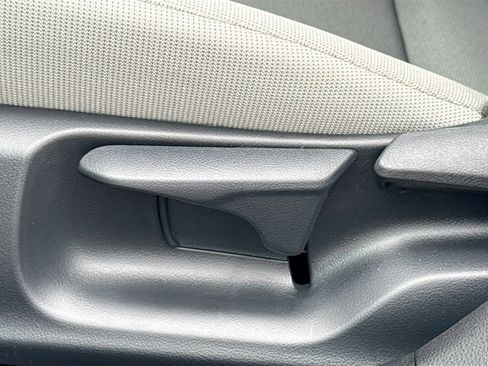 Used 2025 Toyota Corolla LE image 23