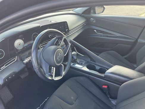 Used 2021 Hyundai Elantra SEL w/ Convenience Package FWD image 11