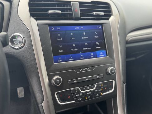 Used 2019 Ford Fusion SE AWD/4WD image 14