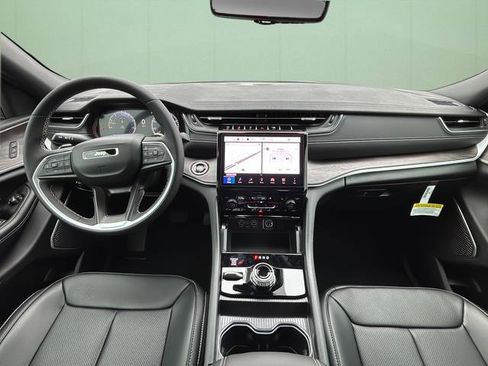 New 2025 Jeep Grand Cherokee L Limited w/ Luxury Tech Group II AWD/4WD image 25