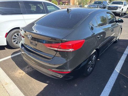 Used 2017 Hyundai Elantra SE FWD image 3