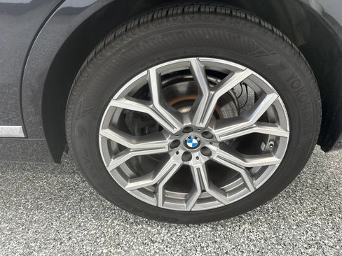 Used 2022 BMW X7 xDrive40i w/ Premium Package AWD/4WD image 26