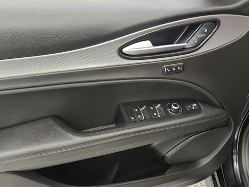 Used 2024 Alfa Romeo Stelvio Veloce AWD/4WD image 19