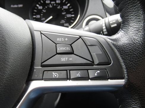 Used 2021 Nissan Rogue Sport SV AWD/4WD image 22