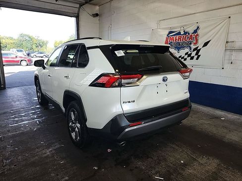 Used 2020 Toyota RAV4 Limited AWD/4WD image 2