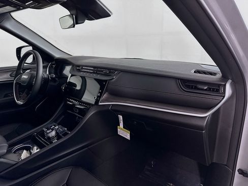 New 2026 Jeep Grand Cherokee Limited AWD/4WD image 38