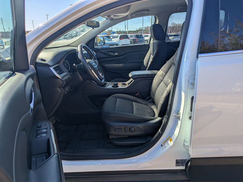 Used 2022 GMC Acadia SLE w/ Driver Convenience Package image 15