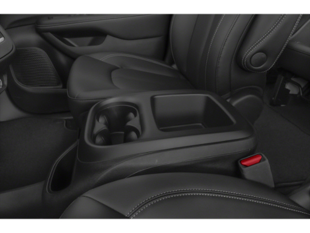 Used 2025 Chrysler Pacifica Select FWD image 11