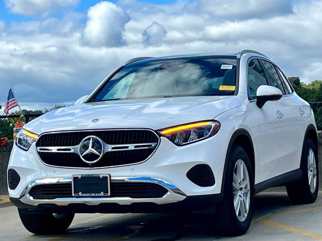 Certified 2026 Mercedes-Benz GLC 300 4MATIC image 3