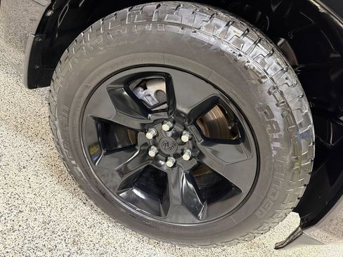 Used 2019 RAM 1500 Big Horn RWD image 46