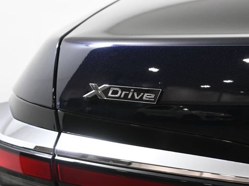 Certified 2024 BMW 760i xDrive AWD/4WD image 37