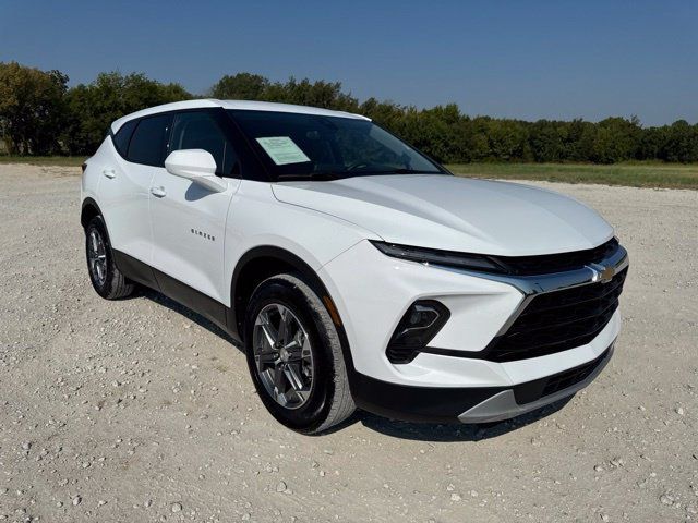 Used 2025 Chevrolet Blazer LT FWD image 8