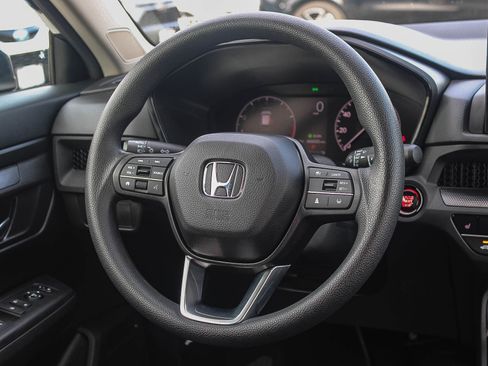 Used 2025 Honda CR-V EX image 17