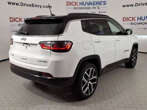 Used 2025 Jeep Compass Limited w/ Elite Group AWD/4WD image 4