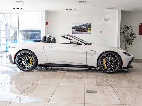 Used 2023 Aston Martin V8 Vantage image 5