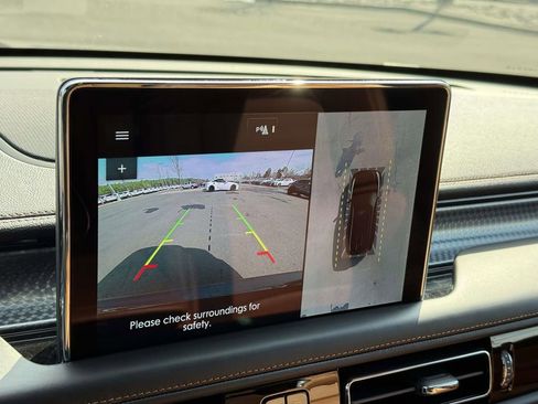 Used 2023 Lincoln Aviator Black Label w/ Dynamic Handling Package image 12