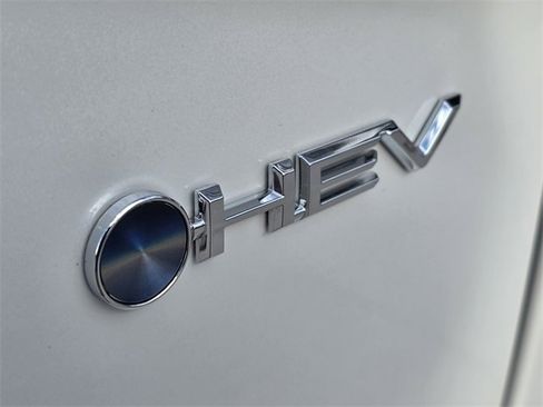 Used 2026 Toyota Highlander XLE image 9