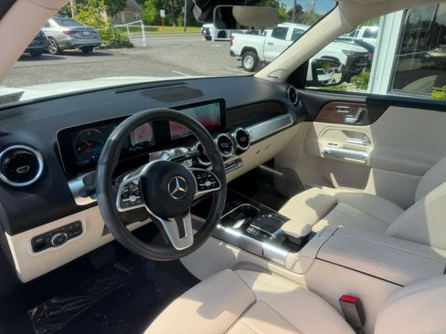 Used 2021 Mercedes-Benz GLB 250 4MATIC image 10