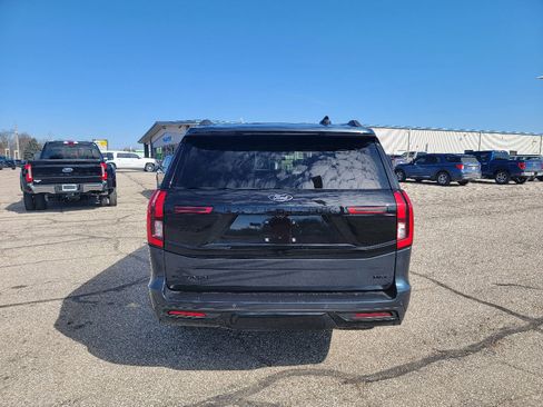 New 2026 Ford Expedition Max Platinum image 7