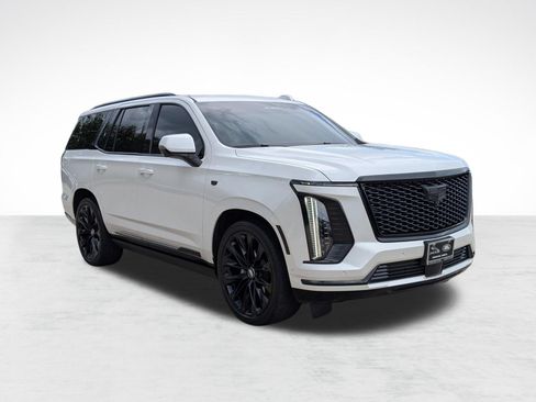 Used 2025 Cadillac Escalade Sport Platinum w/ LPO, ONYX Package AWD/4WD image 7