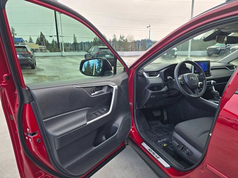 Certified 2025 Toyota RAV4 XLE w/ Convenience Package image 19