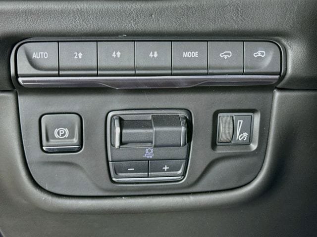 Used 2025 Cadillac Escalade Sport Platinum AWD/4WD image 11