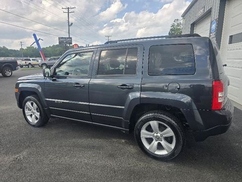 Used 2015 Jeep Patriot Latitude AWD/4WD image 3