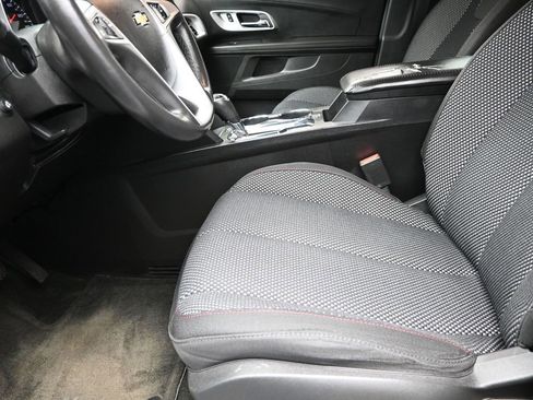 Used 2017 Chevrolet Equinox LT w/ Convenience Package image 13