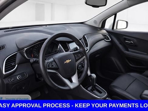Used 2018 Chevrolet Trax LT w/ LT Convenience Package FWD image 10