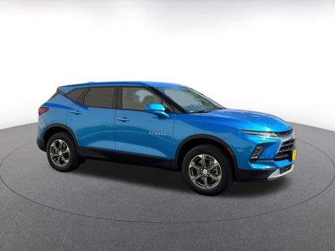 Used 2026 Chevrolet Blazer LT AWD/4WD image 3