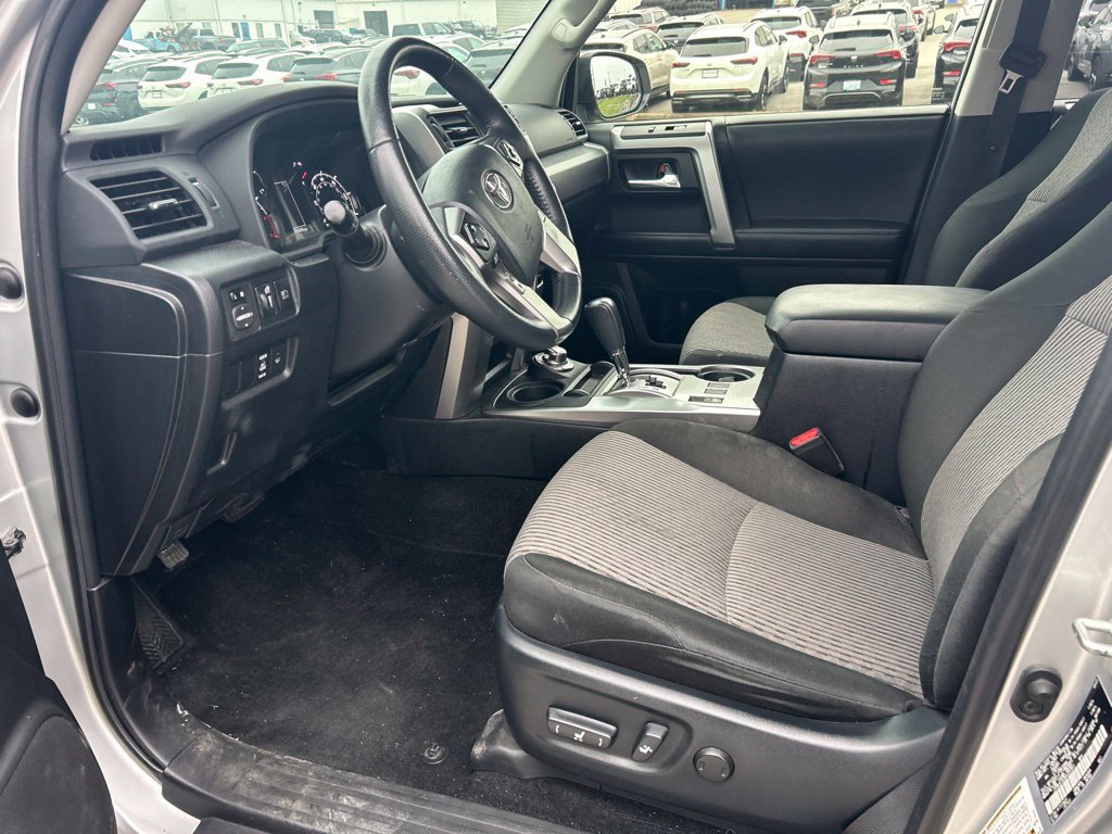 Used 2022 Toyota 4Runner SR5 AWD/4WD image 6