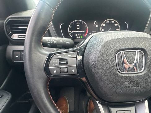 Used 2025 Honda Pilot TrailSport image 20