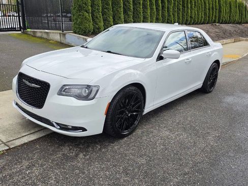 Used 2019 Chrysler 300 S image 1