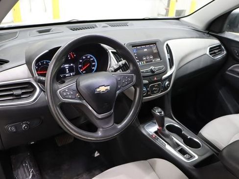 Used 2020 Chevrolet Equinox LS image 18
