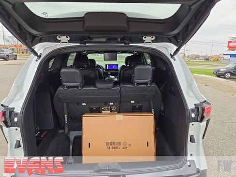 New 2026 Toyota Sienna Limited image 34