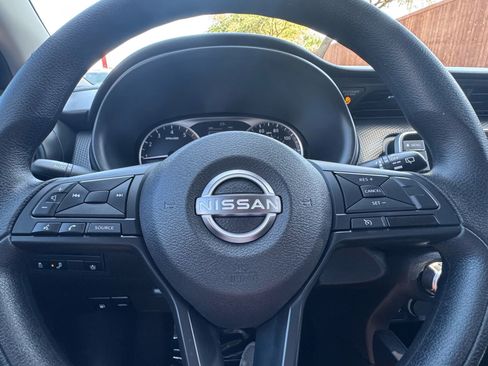 Used 2024 Nissan Kicks S image 17