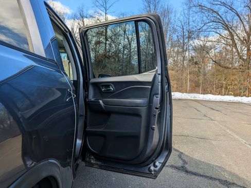 Used 2017 Honda Ridgeline RTL image 12