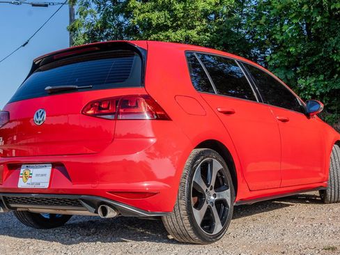 Used 2015 Volkswagen GTI SE FWD image 5